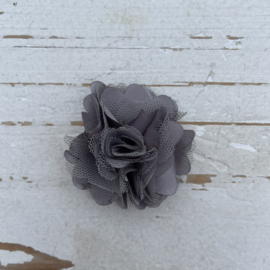 Stoffen satijn bloem grijs 5cm.