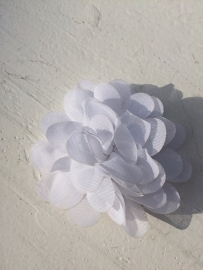 Chiffon bloem  wit 7cm
