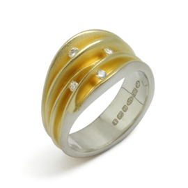 "Shell" ring van Paul Finch 0.11 ct