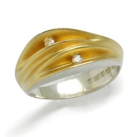 "Shell" ring van Paul Finch 0.06 ct