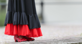 Spaanse flamenco rok meisjes zwart rode rand