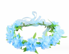 Bloemenkrans haarband met blauwe roosjes