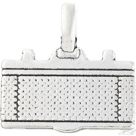 00110 Bedel Fototoestel Antiek zilver (Nikkelvrij)   22x20x4mm; gat 3mm 2 stuks