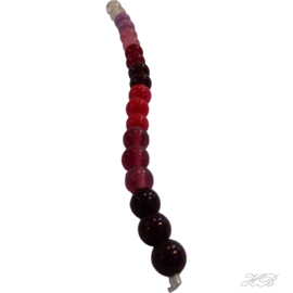 01792 Glaskraal streng ±18cm Rood 10mm; gat 1,5mm 1 streng