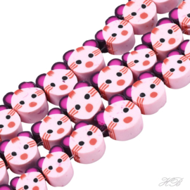 00558 Fimokraal Poes/ Kat Lavender blush ±11x±12x5mm; gat 1,6mm ±12 stuks