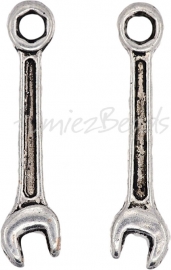 02699 Anhänger schraubenschlüssel Antiksilber (Nickelfrei) 24mmx6mm 5 stück