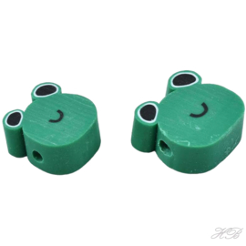 00312 Fimokraal Kikker Zeegroen 8~10x7,5~10x3,6mm; gat 1,2mm ±12 stuks