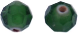 00019 Glaskraal Facet geslepen met witte kern Transparant groen 8mmx9mm; gat 1mm 4 stuks