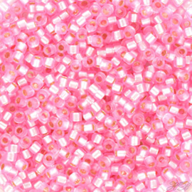 MD-11144 Miyuki Delica's silverlined dyed pink (DB-1335) 11/0 ±3 gram