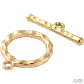 05525 Kapittelslot Hamerslag Goudkleurig (18k) (304 stainless steel)  19x16x2mm; bar 21x6,5mm; gat 1,5mm 1 stuks