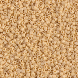 MD-11010 Miyuki Delica's opaque pear (DB-1131) 11/0 ±5 gram