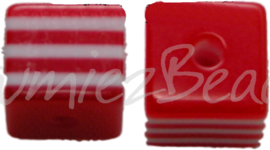 00512 Resin Vierkante kraal Rood/wit 8mm; gat 2mm 11 stuks