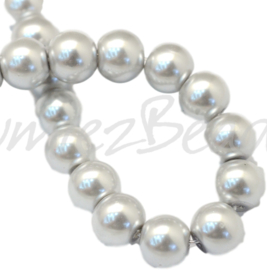 04037 Glasparel LightGrey 3-4mm; gat 0,5mm 1 streng ±30cm