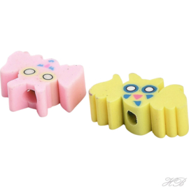 05794 Fimokraal Vleermuis (halloween) Mixed color   7x11x4mm; gat 1,8mm 12 stuks