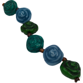 05369 Glaskraal streng ±11cm Bloem Blauw/groen 15x12mm; gat 2mm 1 streng