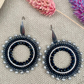 DIY-0006 DIY kit ronde oorbellen Zwart en zilver  1 set