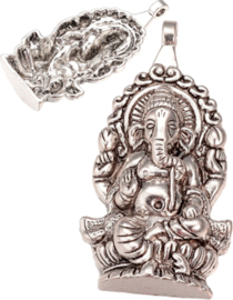 04439 Bedel Ganesh Antiek zilver (Nikkelvrij) 61mmx32mmx7mm; gat 3,5mm 1 stuks