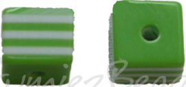 01054 Resin Vierkante kraal Groen/wit 8mm; gat 2mm 11 stuks