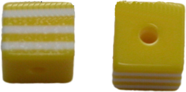 01344 Resin Viereck perle Gelb/Weiß 8mm; loch 2mm 11 stück