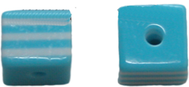 01643 Resin Vierkante kraal Blauw/wit 8mm; gat 2mm 11 stuks