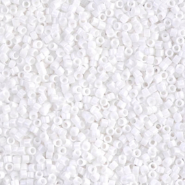 MD-11002 Miyuki Delica's opaque white (DB-200) 11/0 ±5 gram