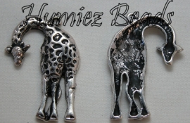03051 Hanger giraf Antiek zilver (Nikkelvrij) 46mmx30mm