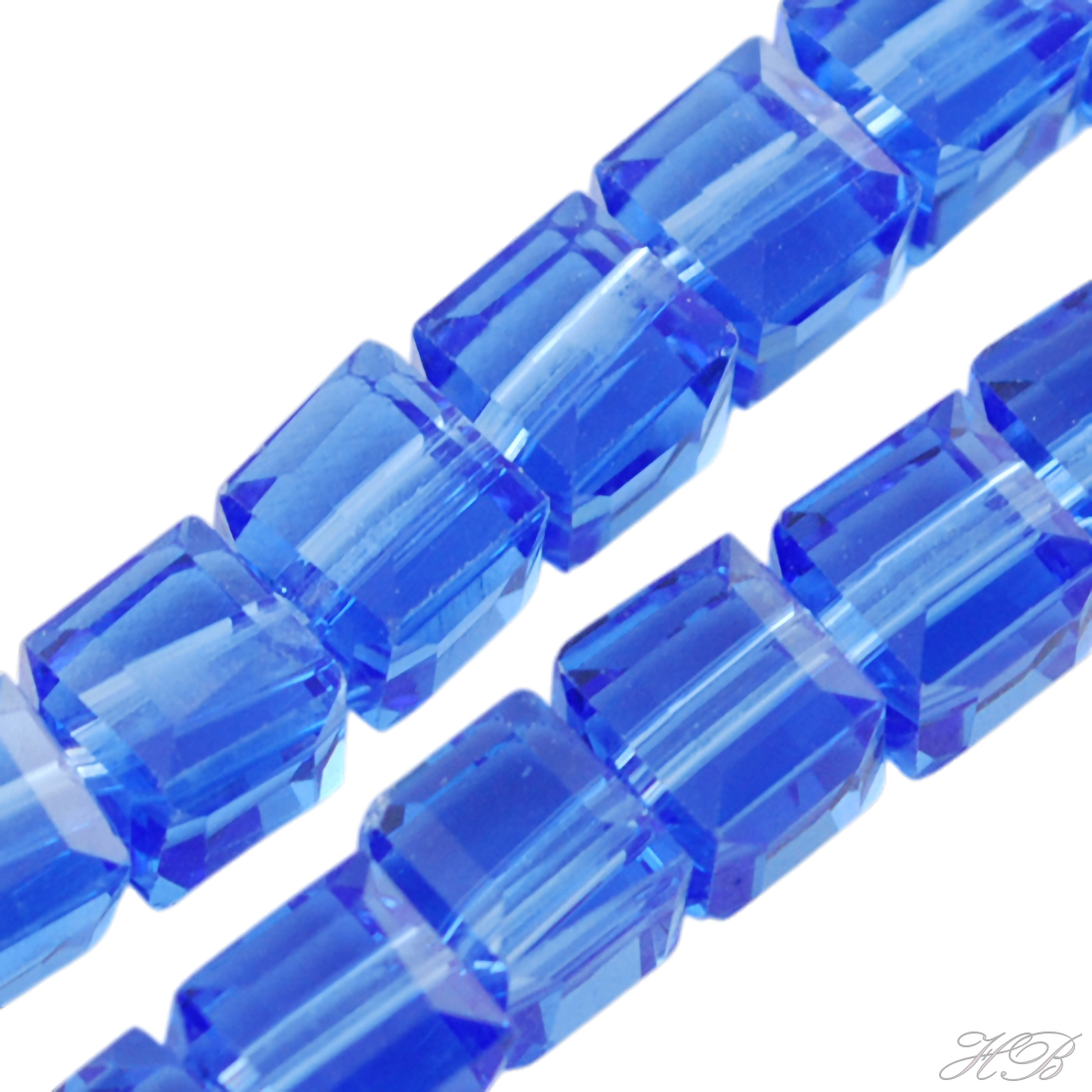 05396 Glaskraal vierkant facet Royal Blue   5~6mm; gat 1mm ±25 stuks