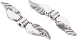 04491 Spacer Vleugel Antiek zilver (Nikkelvrij) 8mmx35mmx5mm; gat 1,5mm 4 stuks