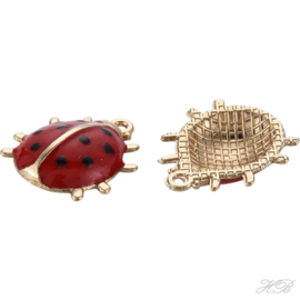 05583 Bedel Enamel lieveheersbeestje Licht goud (nikkelvrij)/ rood 17x15x4mm; gat 1,2mm 1 stuks