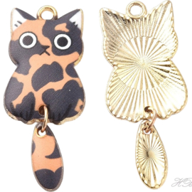 05554 Bedel Enamel Poes/kat Licht goud (nikkelvrij)/ Licht zalm 38x15,7x3mm; gat 2mm 1 stuks