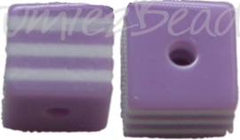 00844 Resin Viereck perle Violett/Weiß 8mm; loch 2mm 11 stück