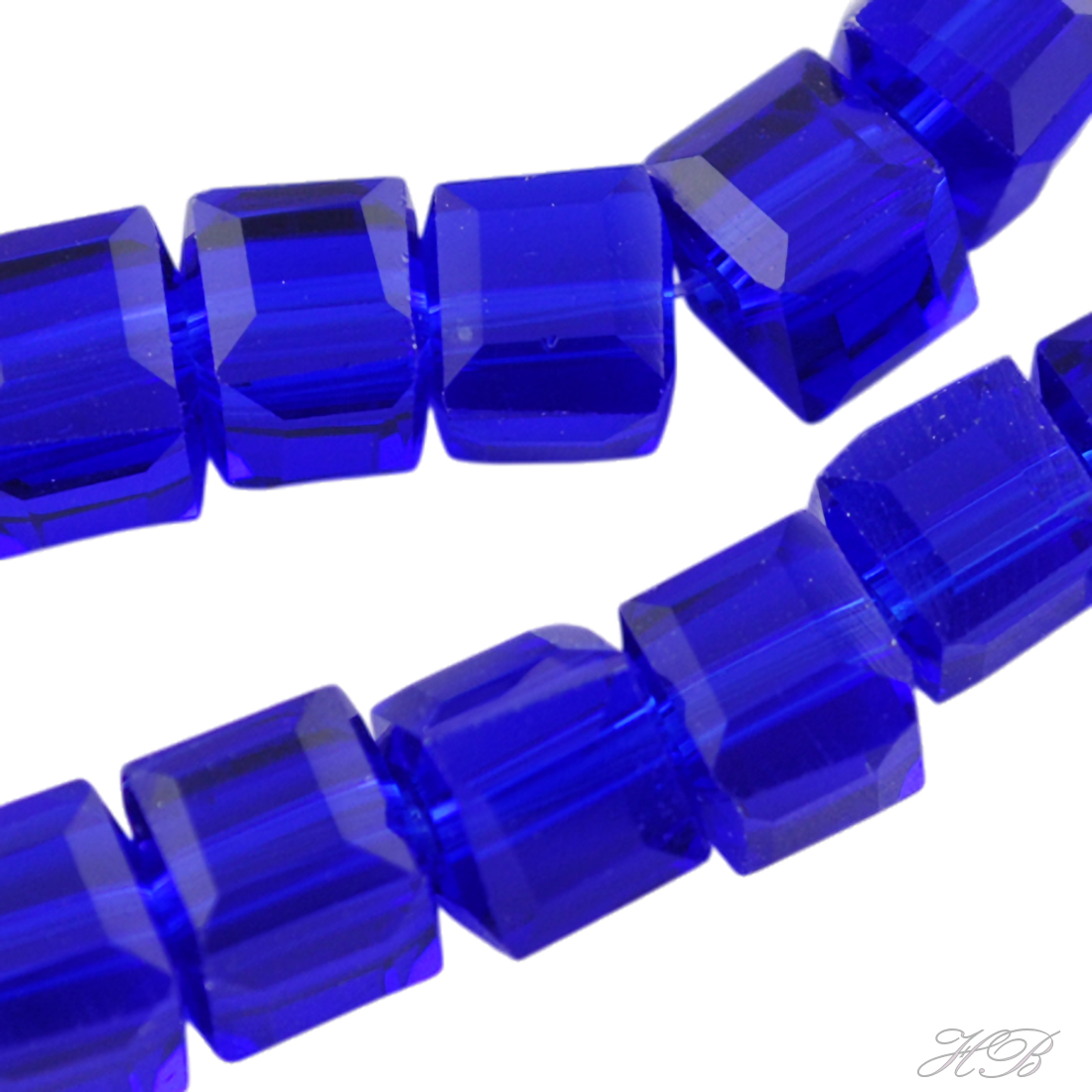 05391 Glaskraal vierkant facet Blue   5~6mm; gat 1mm ±25 stuks