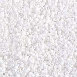 MD-11005 Miyuki Delica's opaque matte ab white (DB-351) 11/0 ±5 gram