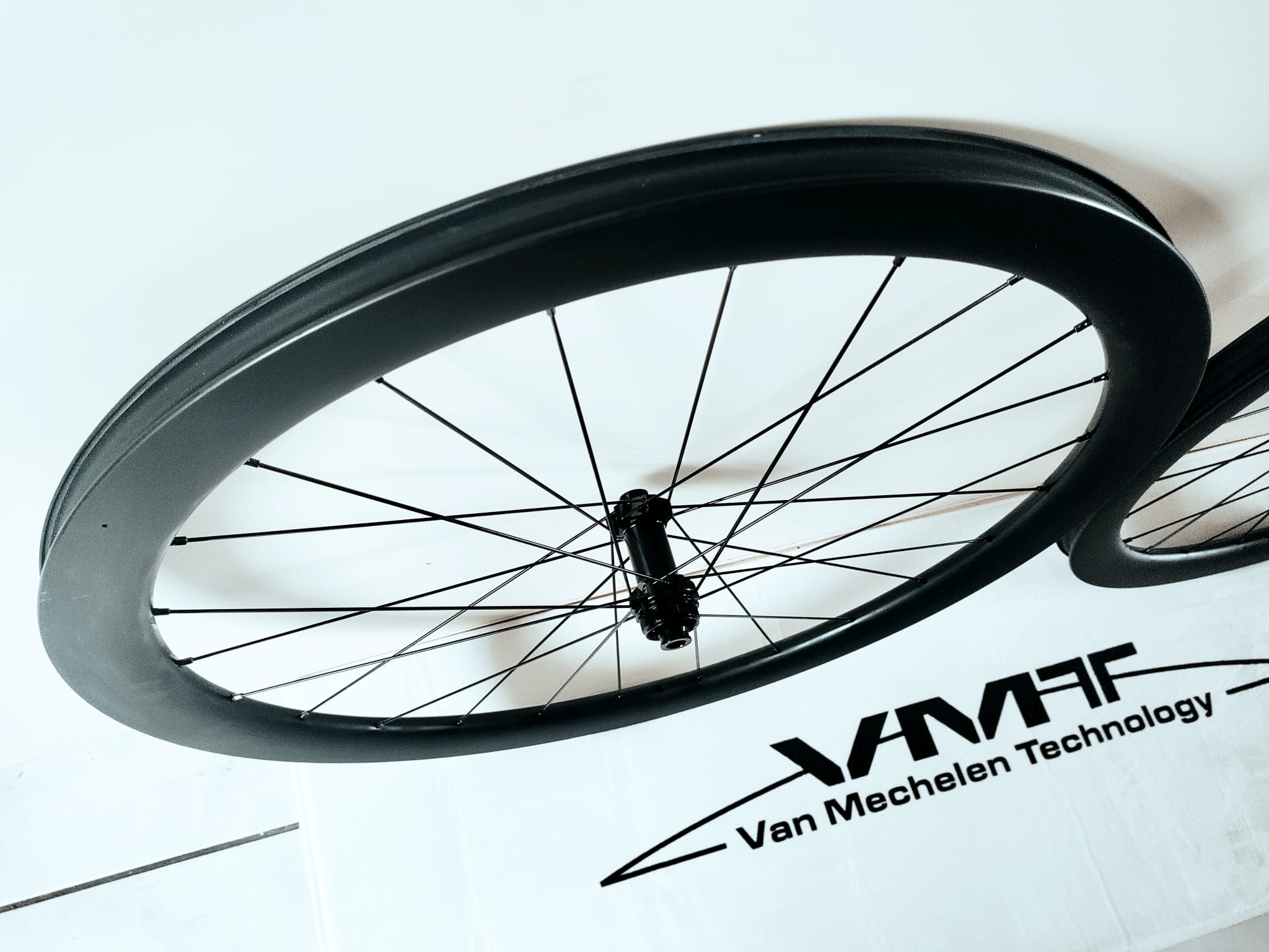 VMT 45mm SPEED SL full carbon centerlock disc wielset 100/142/12mm 1670gr interne velgbreedte 24,5mm