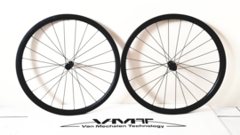 VMT 32mm SPEED SL full carbon centerlock disc 2026 wielset 100/142/12mm 1590gr interne velgbreedte 24mm