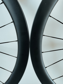 VMT 45mm AERO full carbon centerlock disc wielset 2025 (voor banden) racefiets Shimano 9/10/11/12 body schijfremmen centerlock disc 100/142mm inbouwbreedte carbonwielen koersfiets interne velgbreedte 24mm