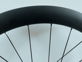 VMT SPEED 50mm full carbon 2025 wielset (clincher/banden) voor 12mm steekassen, 6-bouts remschijfbevestiging en Shimano (9/10/11/12speed) body interne velgbreedte 24,5mm
