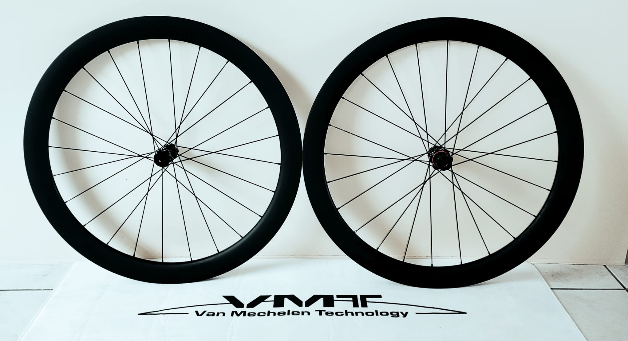 VMT 50mm SPEED SL full carbon centerlock disc wielset 100/142/12mm 1620gr interne velgbreedte 24,5mm
