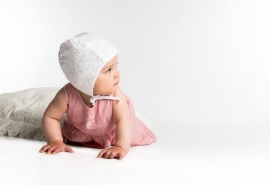 Bonnet 'Hilda Jr. Eyelet White' - maat 42/46/48 CTH Mini