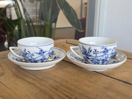 Zwiebelmuster Huttensteinach set 2x kop en schotel (hoekig oortje)
