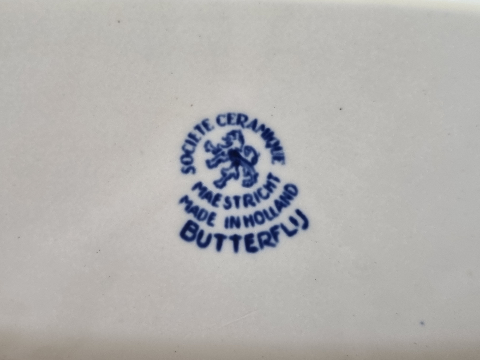 Societe Ceramique Butterflij schaaltje met greepjes 24,5 cm