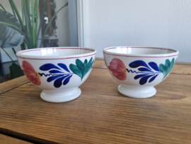 Oud Boerenbont Societe Ceramique 483a set 2x Kom op voet nr. 0 grote bloem