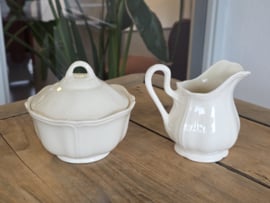 Wedgwood  Queen's Shape Queen's Plain Roomstel (groot model)