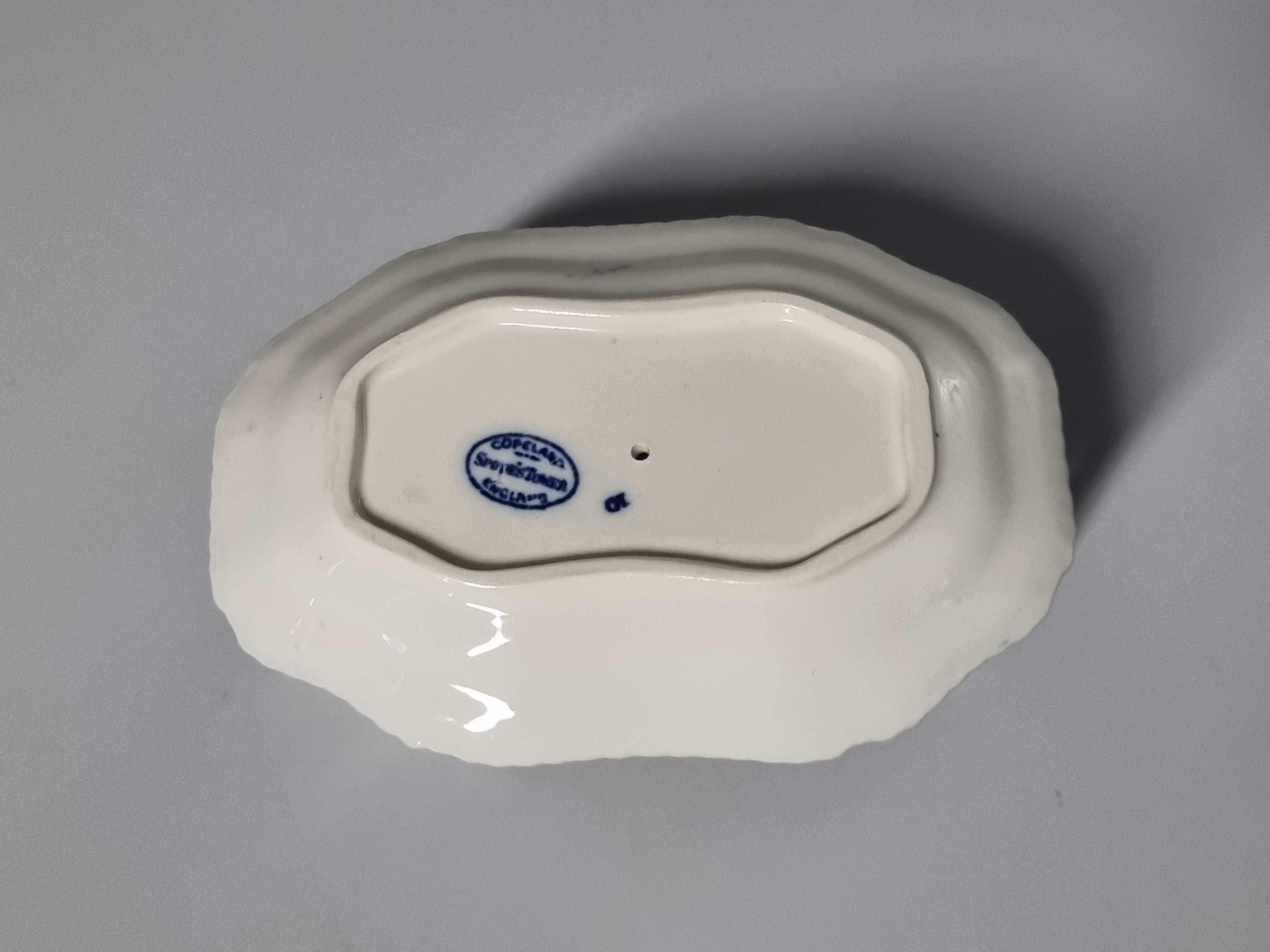 Engels Copeland Spode's Tower blauw Sauskom op vaste onderschotel
