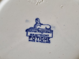 Potiche blauw Petrus Regout diep bord 23,5 cm