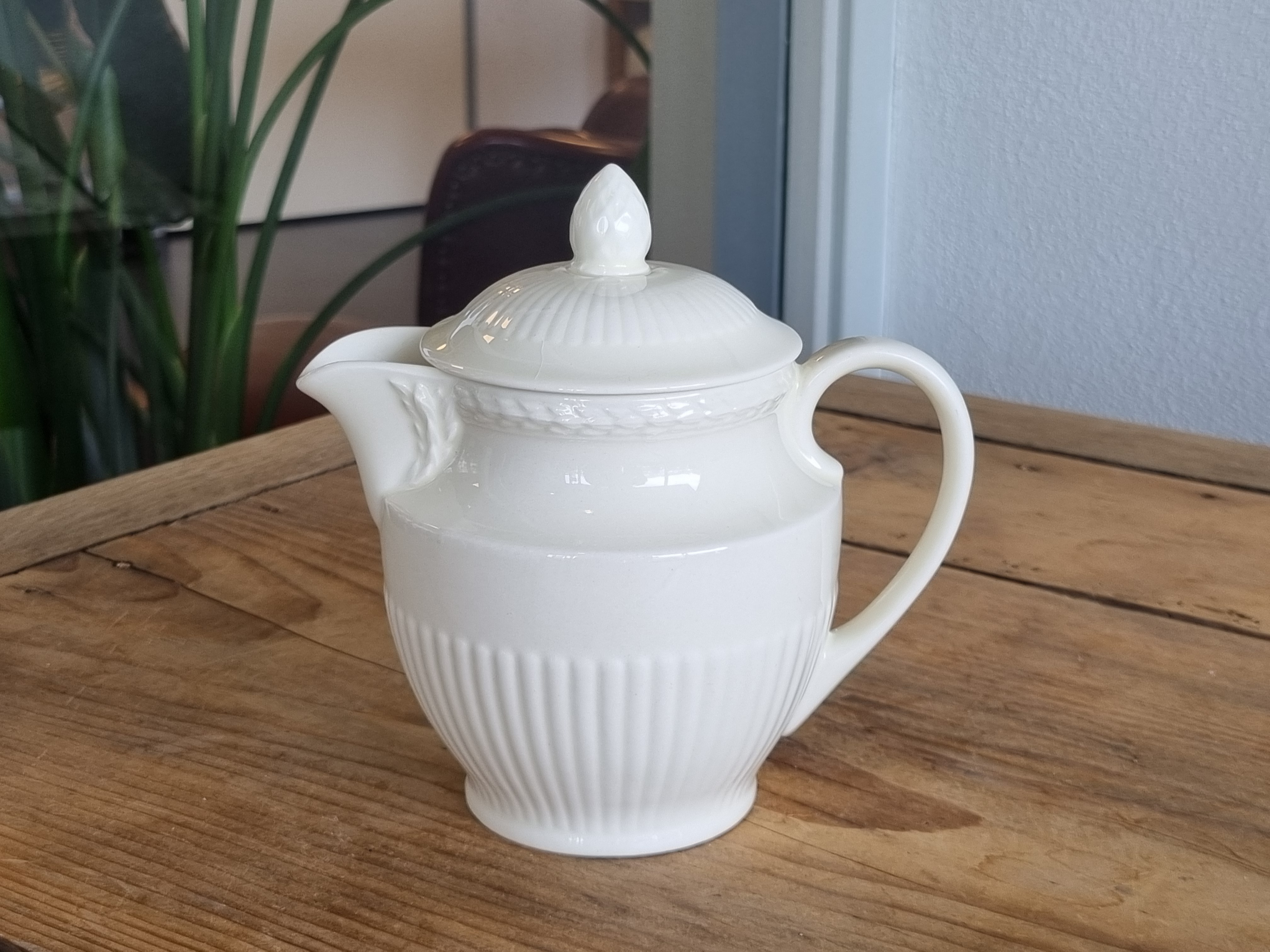 Wedgwood Edme Kannetje met deksel 0,5 liter zeldzaam
