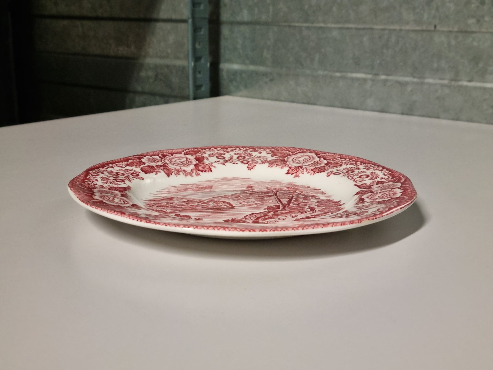 Engels rood Enoch Wedgwood Lochs of Scotland Ontbijtbordje 19,5 cm