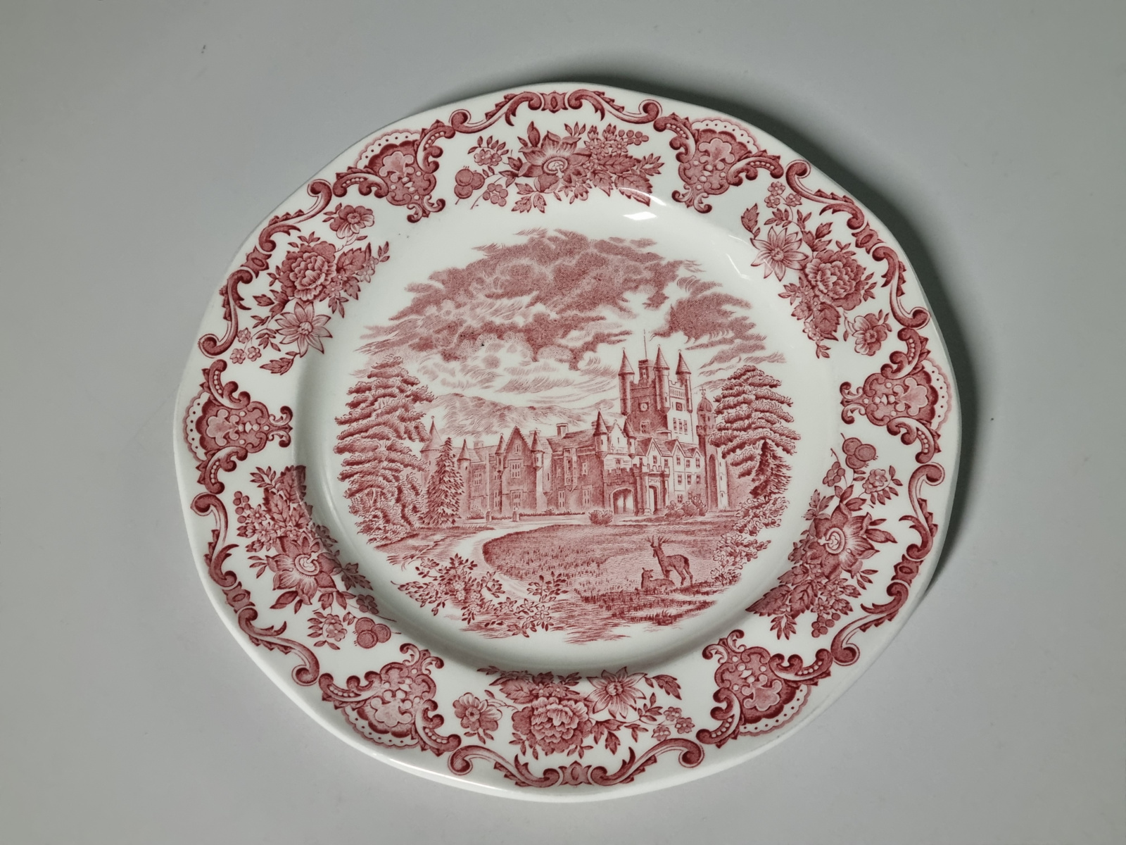 Engels rood Enoch Wedgwood Royal Homes Of Britain Serveerbord 27,5 cm