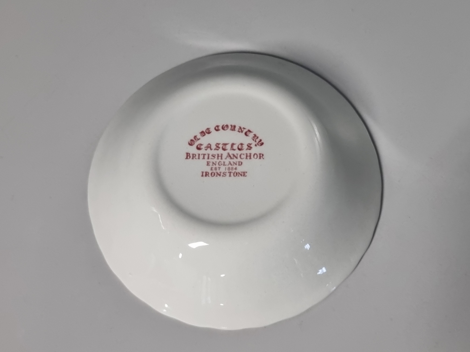 Engels rood Olde Country Castles rond schaaltje 13 cm