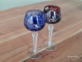 Boheems Kristal Glas set (2) van 2x op hoge voet 19,5 cm kleur: blauw en paars